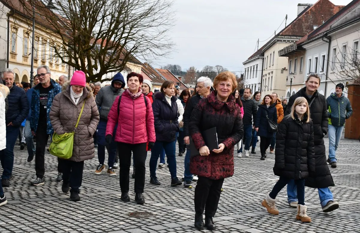 Po sledeh Dragotina Ketteja z Marjanco Trščinar Antić v Novem mestu